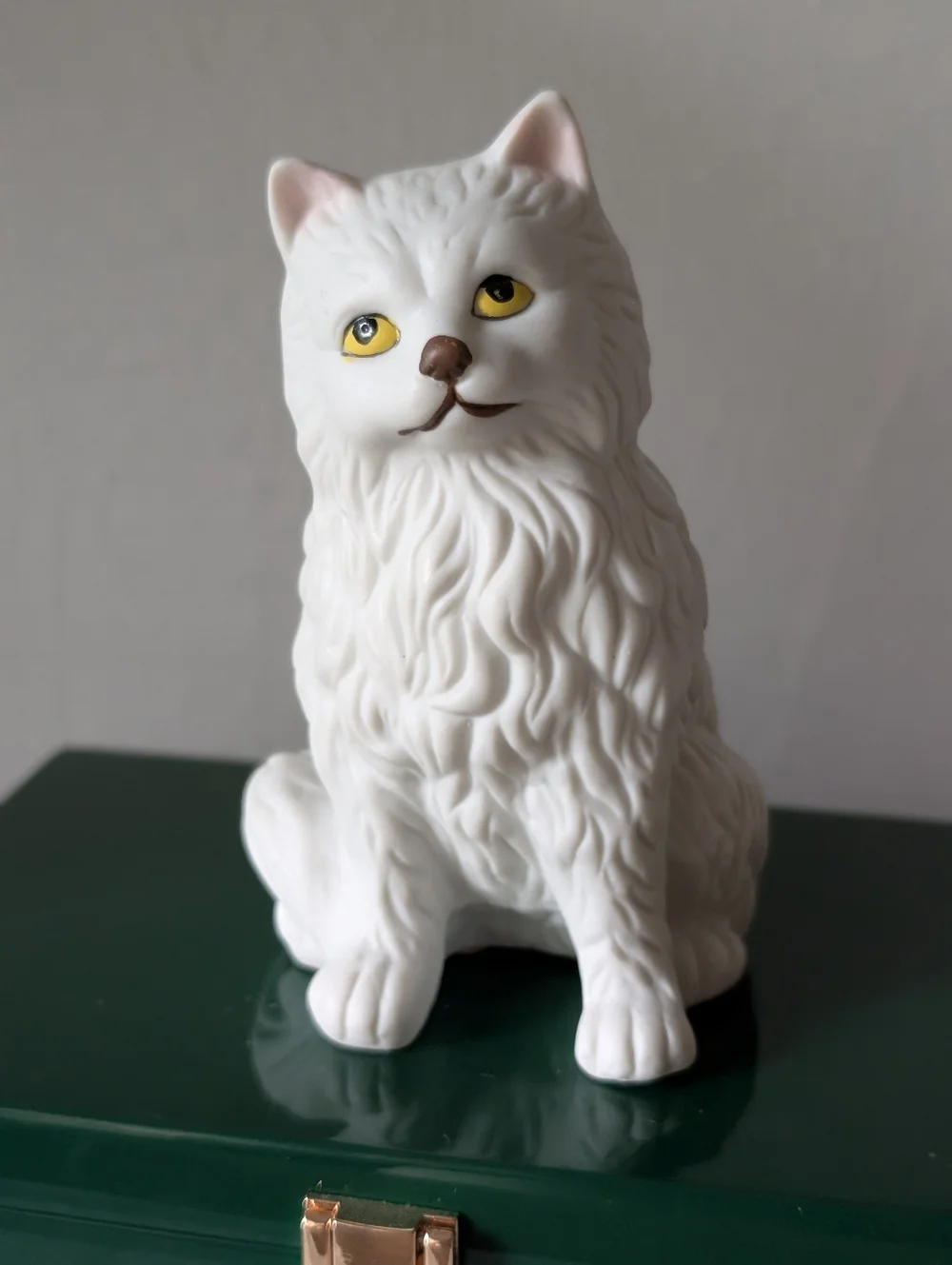 Vintage 80's White Cat‎ Figurine Decorative Statue - KMart